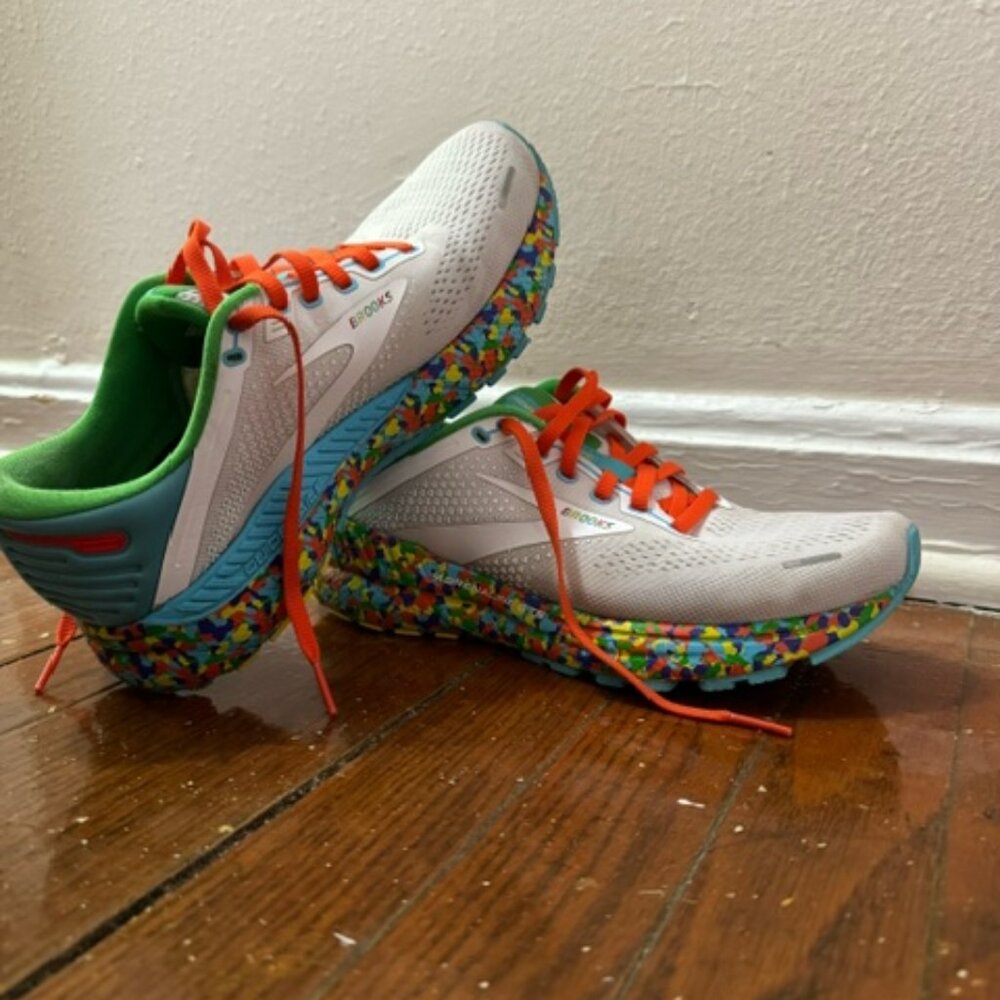 Brooks Adrenaline GTS 22 - Women's